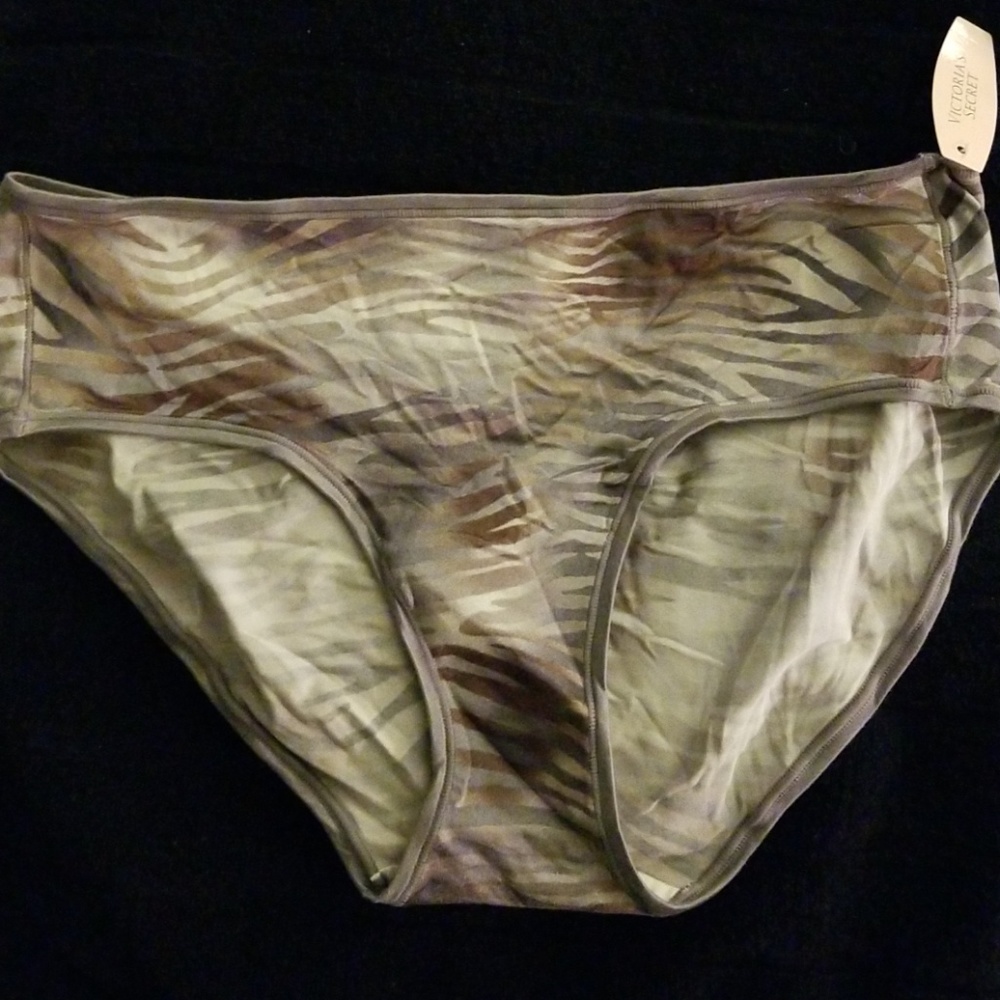 Victoria's Secret Hip Hugger Panty (L)